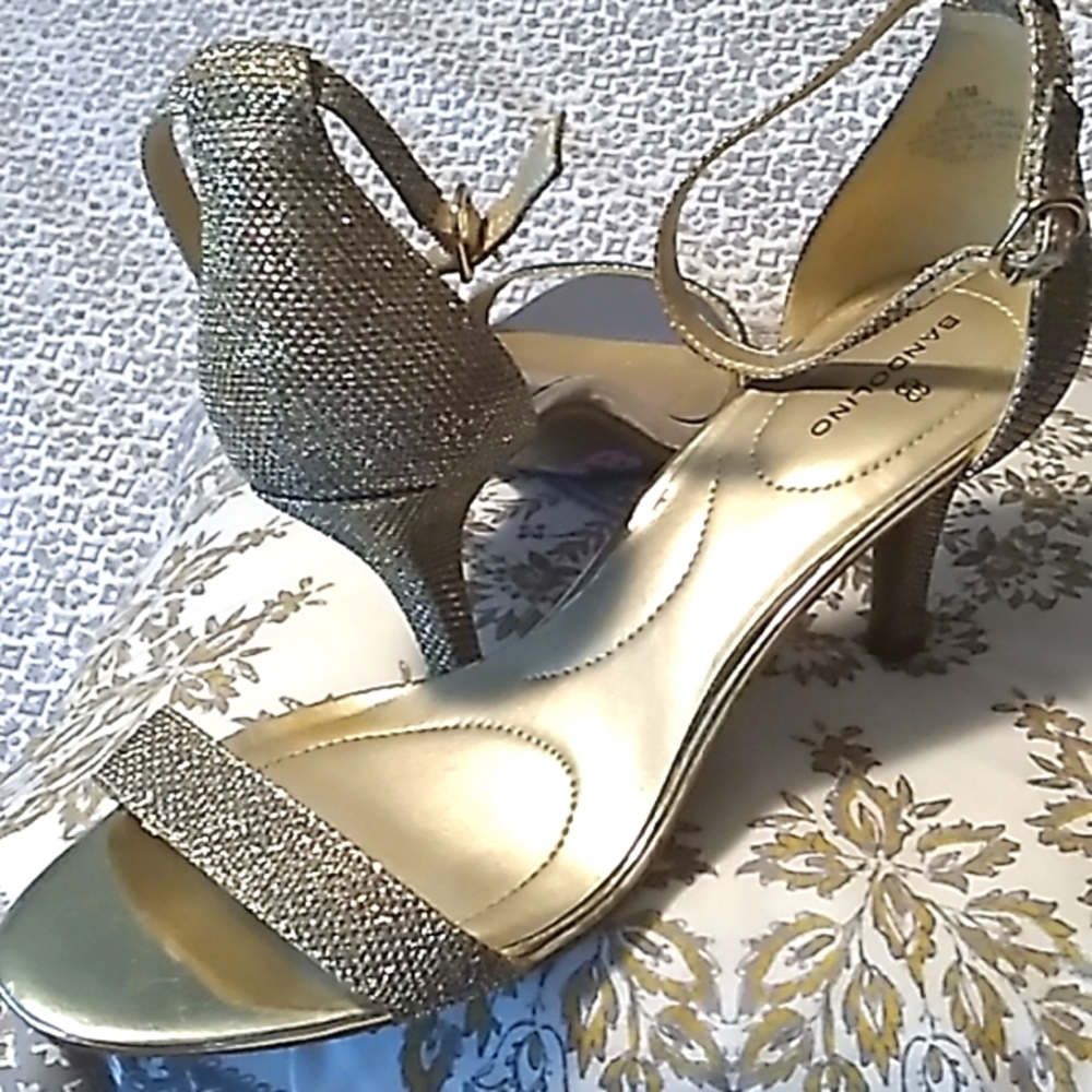 Bandolino gold glam sandal women's 8.5,